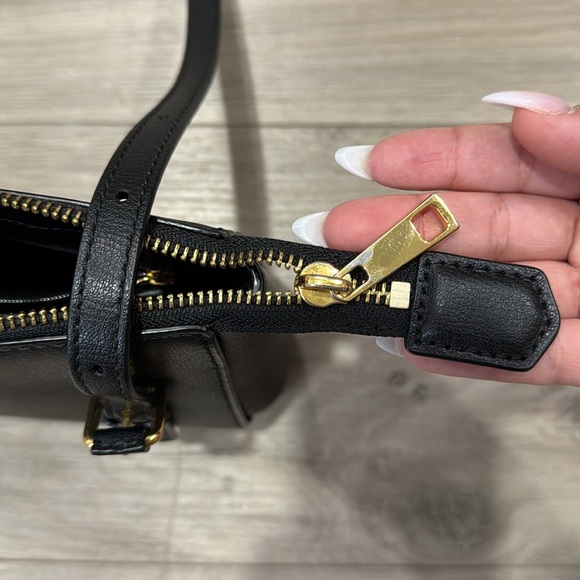 Marc Jacobs The Commuter Crossbody - Picture 7 of 14